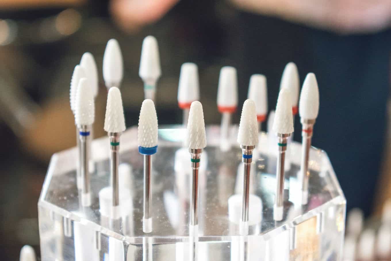 Ceramiczny czy diamentowy frez: co wybrać do ściągania masy bez pieczenia?